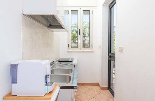 Cocumola Apartment | Apartment 'Angeli Nel Salento - Casa Vacanza 4' with Private Terrace, Wi-Fi and Air Conditioning
