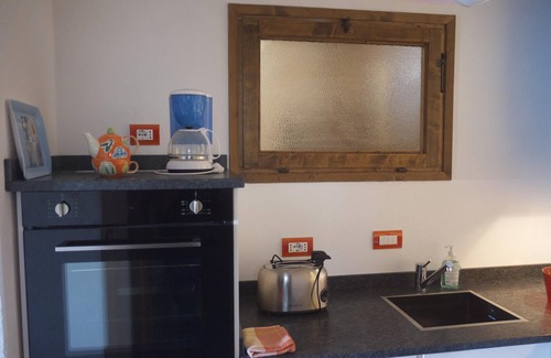 Santa Maria - Rezzonico Apartment | Apartment 'Antica Osteria La Pezza' with Lake View, Garden and Wi-Fi