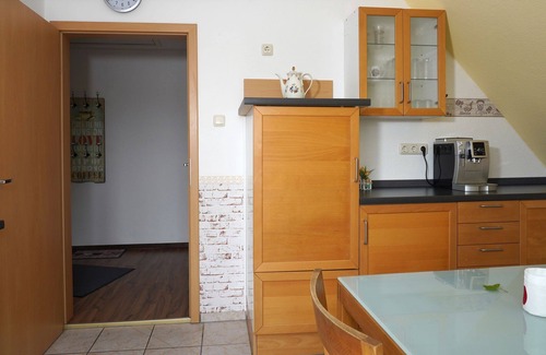 Jork Apartment | Apartment 'Apfelkorb' with Private Terrace and Wi-Fi