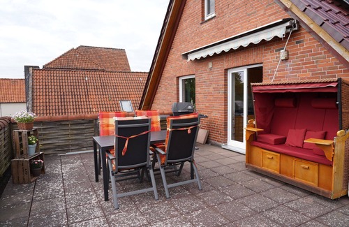 Jork Apartment | Apartment 'Apfelkorb' with Private Terrace and Wi-Fi