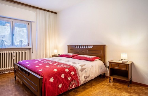 Caderzone Terme Apartment | Apartment 'Appartamento Piazzi 2' with Mountain View, Balcony and Wi-Fi