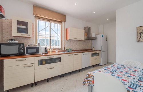Arenella House | Apartment 'Appartamento In Villa Paradiso' with Private Terrace, Wi-Fi and Air Conditioning
