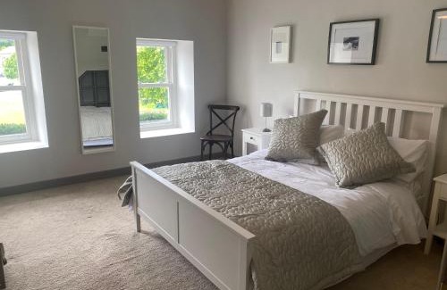 Durrow Apartment | Apartment at Bowe's Cafe