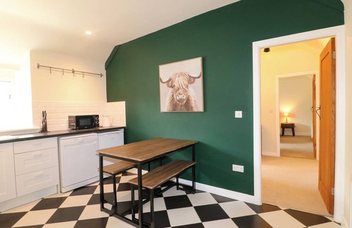 Fenny Bentley Cottage | APARTMENT AT THE OLD DOG, THORPE, pet friendly in Thorpe