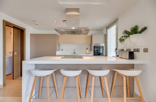 Benahavis Apartment | Apartment 'Avalon' with Sea View, Wi-Fi and Air Conditioning