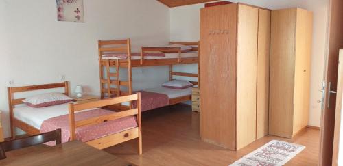 Crni Kal Apartment | Apartment Beautiful Črni Kal