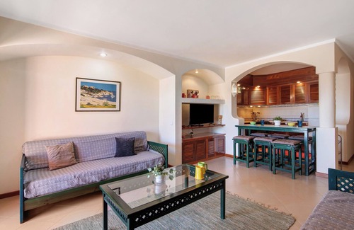 Correeira Apartment | Apartment 'Bela Vista House T2' with Shared Pool, Private Terrace and Wi-Fi