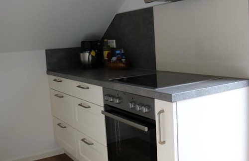 Bempflingen Apartment | Apartment 'Bempflingen' with Balcony and Wi-Fi