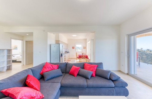 Fontanelle Apartment | Apartment 'Bianca' with Sea View, Wi-Fi and Air Conditioning