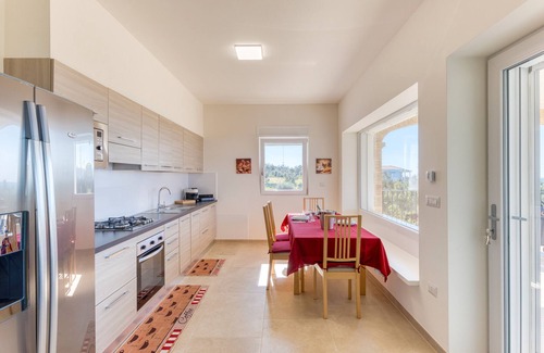 Fontanelle Apartment | Apartment 'Bianca' with Sea View, Wi-Fi and Air Conditioning