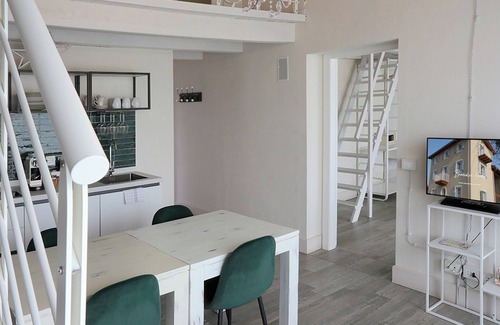 Affi Apartment | Apartment 'Biancaleo Kiss The Sky' with Shared Pool, Shared Garden and Wi-Fi