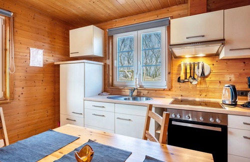 Toenning Apartment | Apartment 'Blockhaus An Der Nordsee' with Private Terrace, Private Garden and Wi-Fi