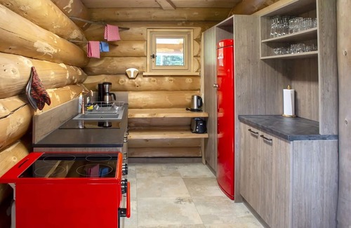 Glatten Apartment | Apartment 'Blockhaus Almhütte Hofblick' with Private Terrace, Private Garden and Wi-Fi