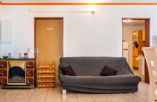 Schillingsfuerst Apartment | Apartment 'Brenda' with Private Terrace, Private Garden and Wi-Fi