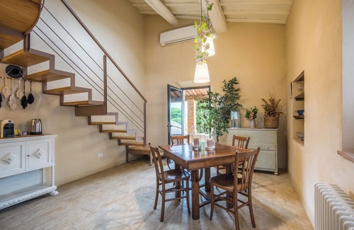 La Cetina Apartment | Apartment 'Brotes Appartamento Ciliegio' with Shared Pool, Wi-Fi and Air Conditioning