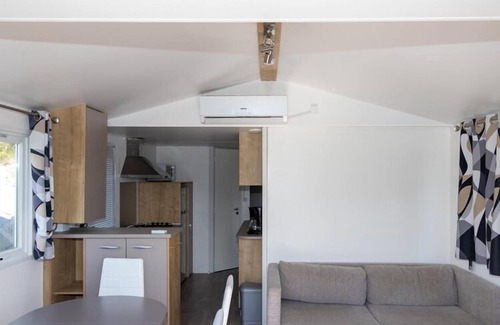 Chorges House | Apartment by Lake Serre-Ponçon with Pool