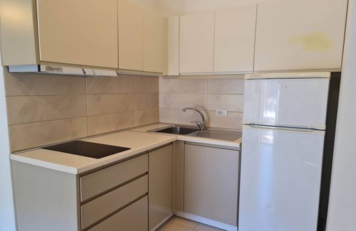 Gjirokaster Apartment | Apartment by the Beach in Albania