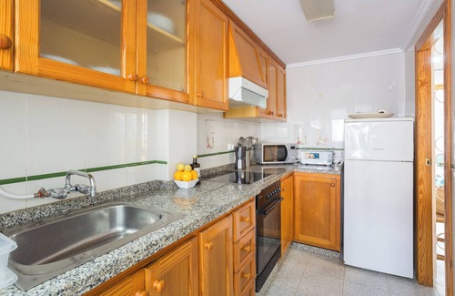 Daimuz Apartment | Apartment 'Ca Llaurí' with Sea View, Wi-Fi and Air Conditioning