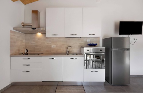 Zignago Apartment | Apartment 'Camera 3' with Mountain View, Private Terrace and Wi-Fi