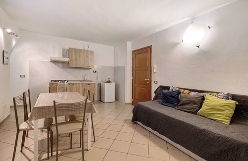 Gorra Apartment | Apartment 'Casa chicken - mare, monti e bikers' with Mountain View, Shared Pool, Garden & Wi-Fi