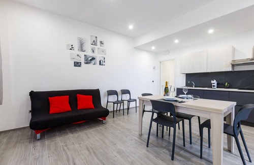 Gioiosa Marea Apartment | Apartment 'Casa Gioiosa' with Sea View, Wi-Fi and Air Conditioning