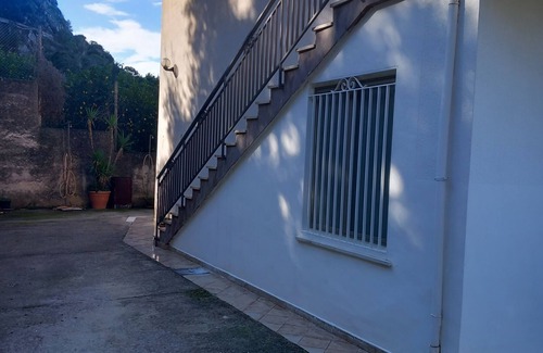 Aspra Apartment | Apartment 'Casa Mongerbino' with Sea View, Wi-Fi and Air Conditioning