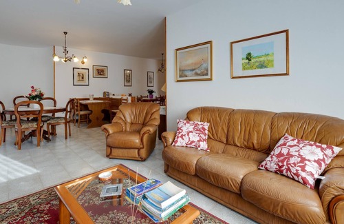 Narbolia Apartment | Apartment 'Casa vacanza Sandra' with garden, terrace & A/C
