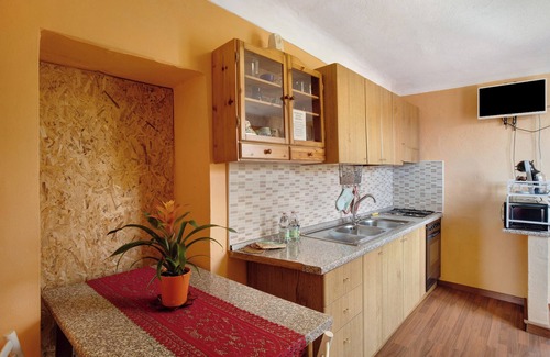 Vallebona Apartment | Apartment 'Casa Vita' with Sea View, Private Garden and Wi-Fi
