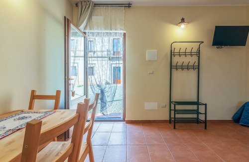 Carlentini Apartment | Apartment "Casale Ciricò - Casa del Guardiano" with Shared Pool, Private Balcony and Wi-Fi