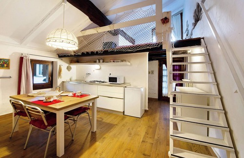 Saint Maurice Apartment | Apartment 'Cascina Des Religieuses - Feuillage' with Mountain View