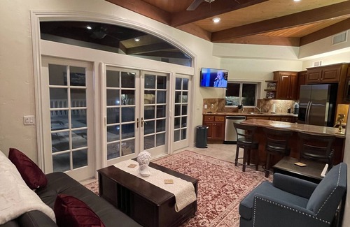 Kit Carson House | Apartment/Casita Poolside Apartment located in San Diego California Wine Country