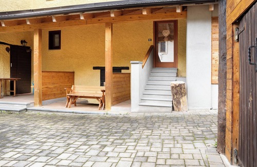 Acceglio Apartment | Apartment 'Chalet Provenzale Trilocale' with Shared Garden and Wi-Fi
