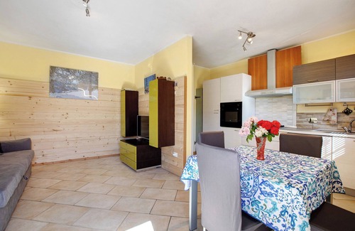Chatillon Apartment | Apartment 'Chateau Chatillon' with Mountain View, Private Terrace and Wi-Fi