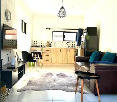 Waterkloof Glen Apartment | Apartment close to Menlyn Maine