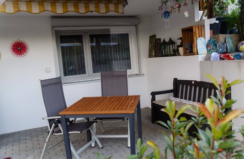 Collenberg Apartment | Apartment 'Collenberger Ferienwohnung Schäfer' with Private Terrace, Private Garden and Wi-Fi