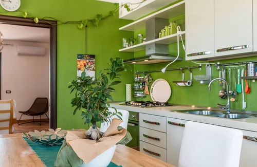 Montallegro Apartment | Apartment 'Con Veranda E Cucina' with Mountain View, Wi-Fi and Air Conditioning