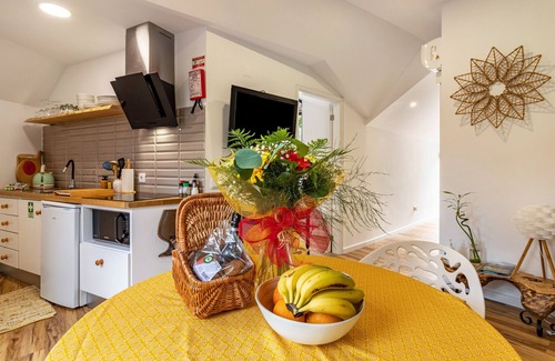 Ponta Delgada Apartment | Apartment 'Cork House - Fernandes Cottage' with Sea View, Wi-Fi and Air Conditioning