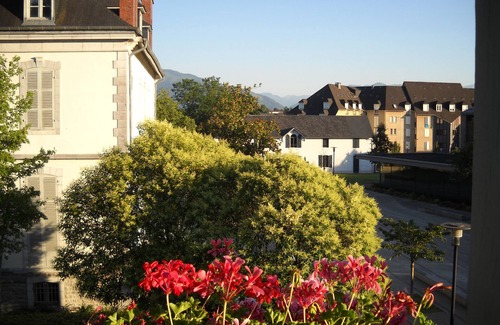 Oloron-Sainte-Marie Apartment | Apartment downtown Oloron Sainte Marie 4 persons