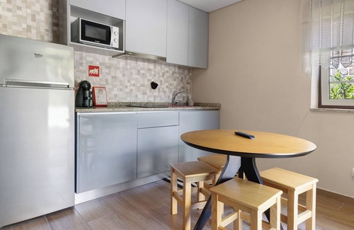 Vilar da Veiga Apartment | Apartment 'D' with Mountain View, Wi-Fi and Air Conditioning