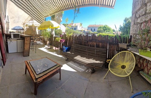 Ruoms Apartment | Apartment 'De Charme' with Private Terrace, Shared Garden and Wi-Fi