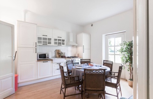 Cavaion Veronese Apartment | Apartment 'Delicious House Michelangelo' with Shared Garden, Wi-Fi and Air Conditioning