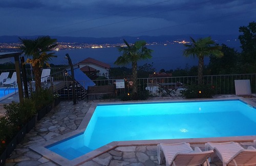 Opric Apartment | Apartment DOMO with private heated pool