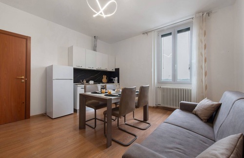 Senna Comasco Apartment | Apartment 'Dream House' with Balcony and Air Conditioning
