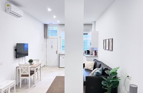 Los Tilos Apartment | Apartment-Ensuite with Shower-Street View-Estación Centro Vialia 7