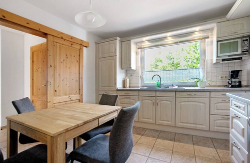 Stinteck Apartment | Apartment 'Erdgeschosswohnung' with Private Terrace, Private Garden and Wi-Fi