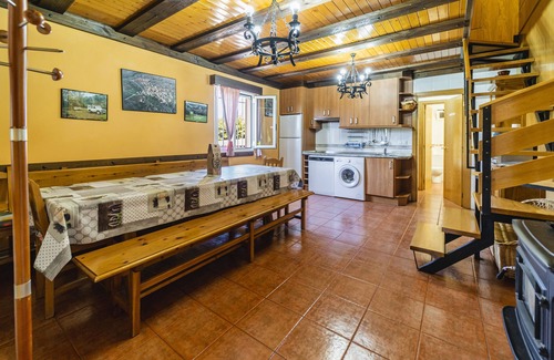 San Adrian de Juarros Apartment | Apartment 'Valle De Juarros' with Private Pool, Private Garden and Wi-Fi