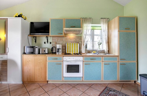 Bordelum Apartment | Apartment 'Eulenhof 1' with Private Terrace, Private Garden and Wi-Fi