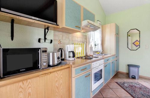 Bordelum Apartment | Apartment 'Eulenhof 1' with Private Terrace, Private Garden and Wi-Fi