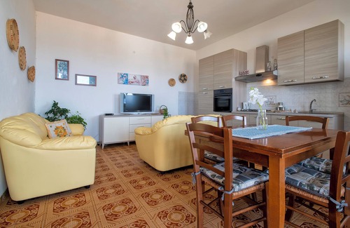 Lu Bagnu Apartment | Apartment 'Family Beach' with Sea View and Private Terrace
