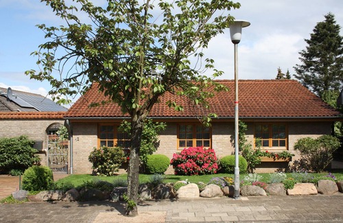 Bad Fallingbostel Apartment | Apartment 'Ferienhaus Weingarten' with Private Terrace and Private Garden
